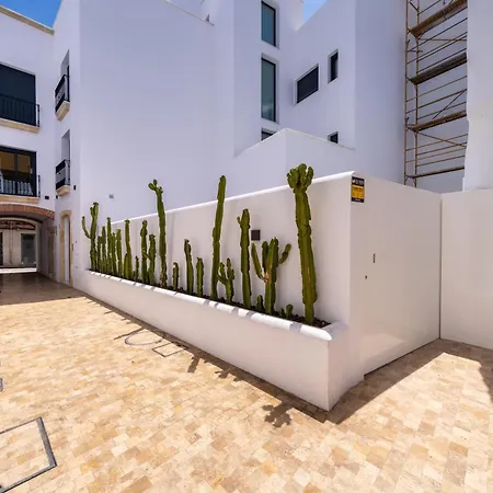 Moott Homes Arco De Braulio 2b Apartment